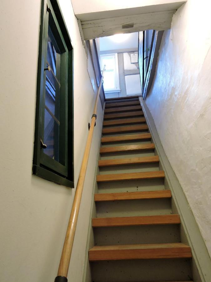 דירות Burgbernheim Turmstueble Im Torhaus Von 1545 מראה חיצוני תמונה