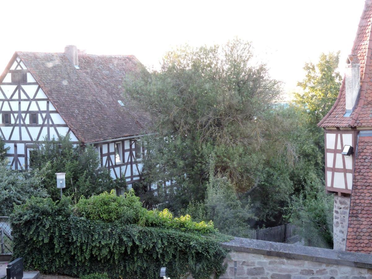 דירות Burgbernheim Turmstueble Im Torhaus Von 1545 מראה חיצוני תמונה