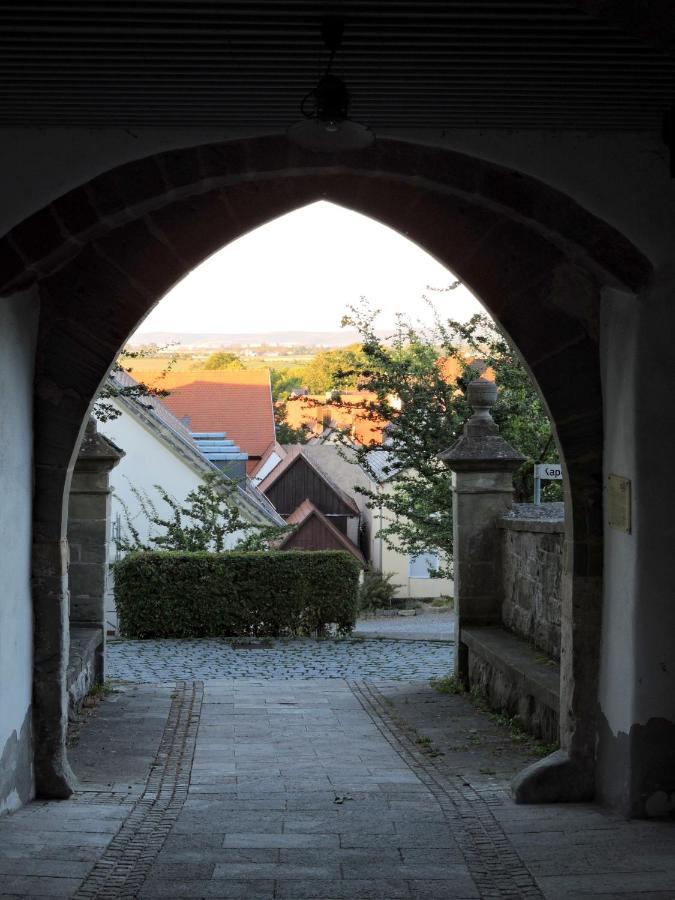דירות Burgbernheim Turmstueble Im Torhaus Von 1545 מראה חיצוני תמונה